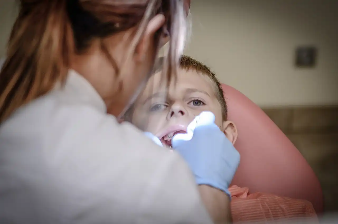 Ortodoncia, implantes, cirugía, estética y pediatría